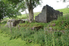 
'The Bungalow' opposite the 'Royal Victoria Inn' (or 'The Queen Inn' to 1901), Garnddyrys, June 2009